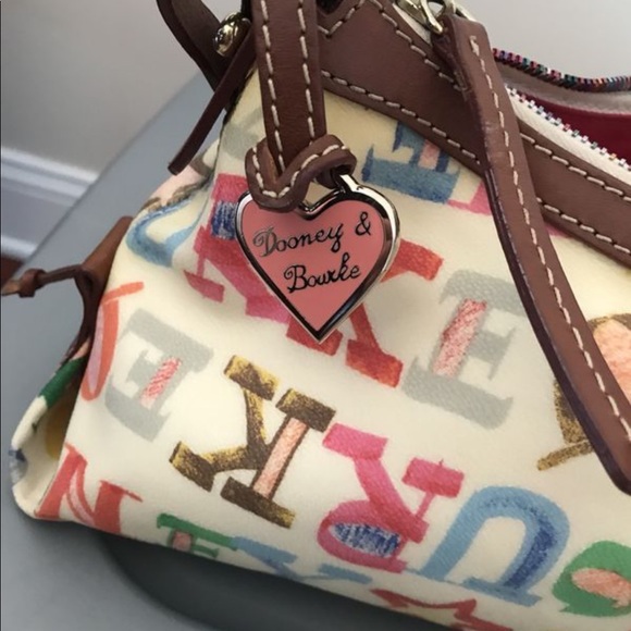 Dooney and Bourke handbag - Picture 5 of 6